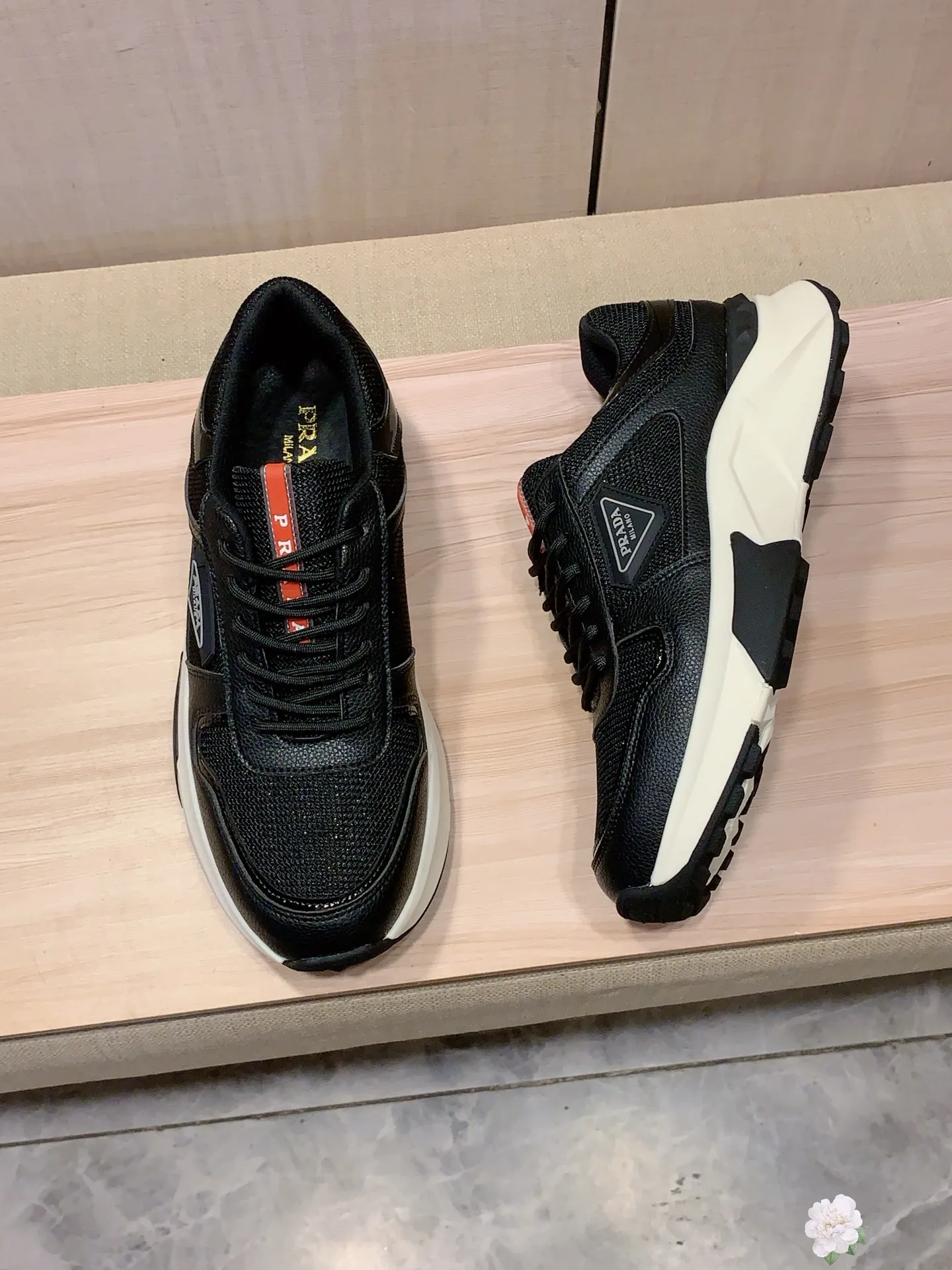 Men's men's shoes💰460💰💰🎩🎩[Lightning][Lightning] "PRADA*" The latest and most popular casual shoes, top brand [seduce] luxury ~ purchasing agency, top ~ quality. [Strong] The upper is made of imported breathable cowhide with material ➕ breathable sheepskin lining (•) and fine workmanship. The original stylish and stylish soft rubber wear-resistant and non-slip outsole is light and comfortable on the feet. The real thing looks better when photographed in real life. No. 143: Code: 38-44, 45 can be customized, 3️⃣ colors are available
